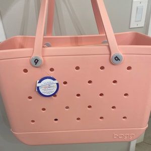 Peach Bogg Bag NWT